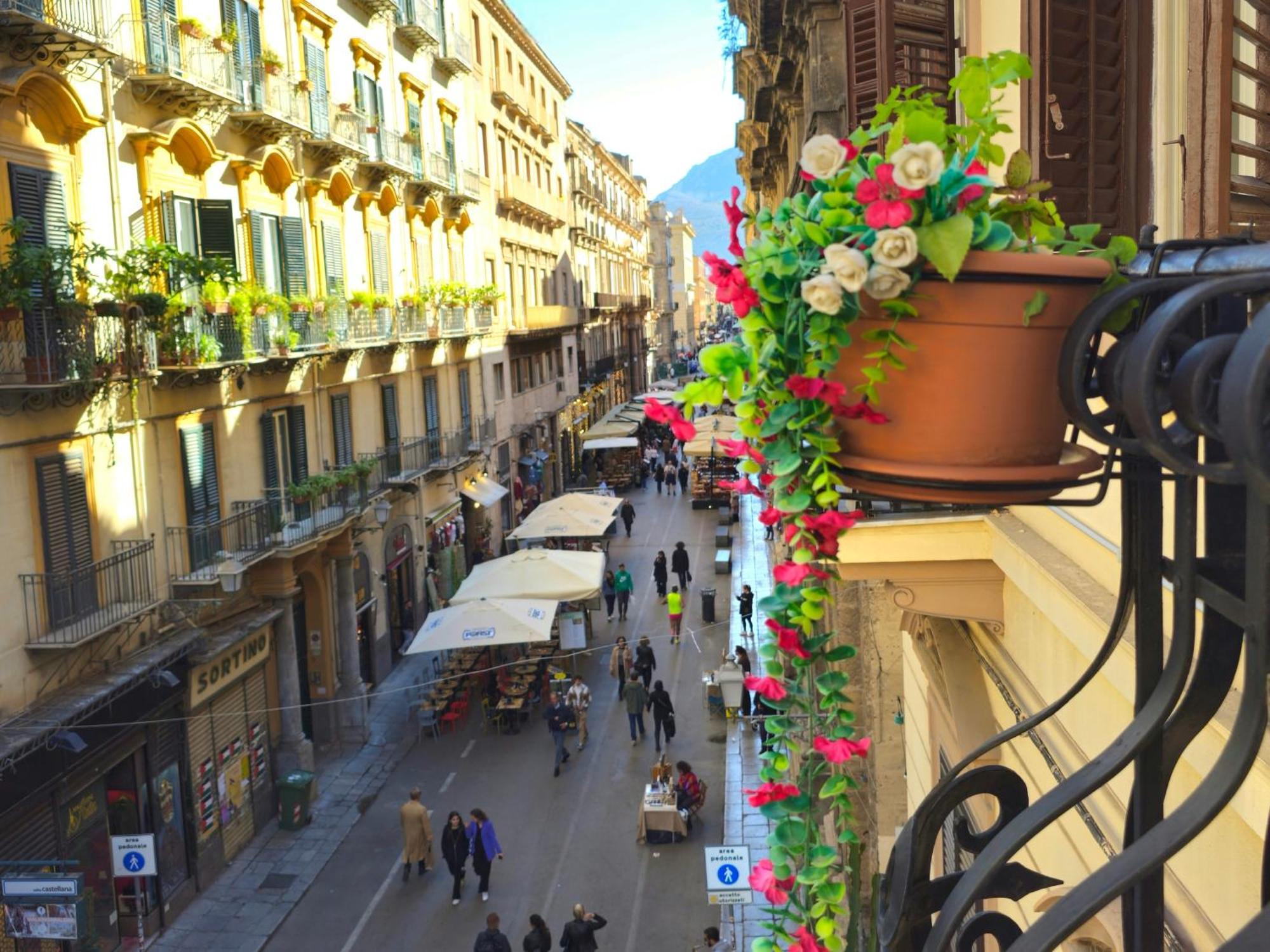 Teatro Del Sole Apartment Palermo Exteriör bild